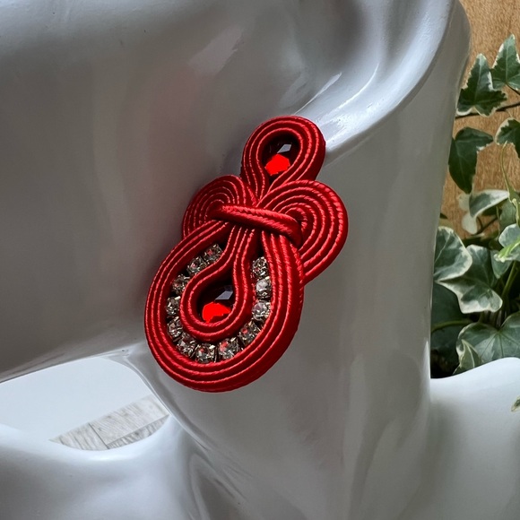 Romantic Elegant Earrings - Stylish Red Evening Earrings for Woman - Picture 10 of 11